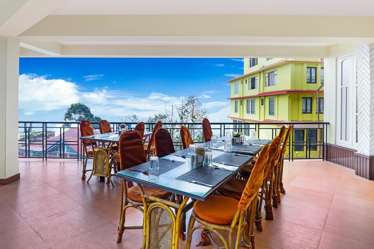 Summit Newa Regency Hotel Pemayangtse Exterior photo